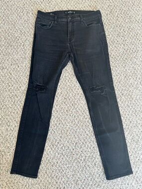 Hollister Men's Black Skinny Jeans with Knee Rips